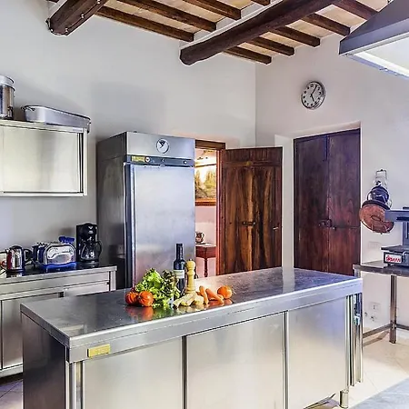 Fossatello Sleeps 10 With Pool And Air Con 别墅
